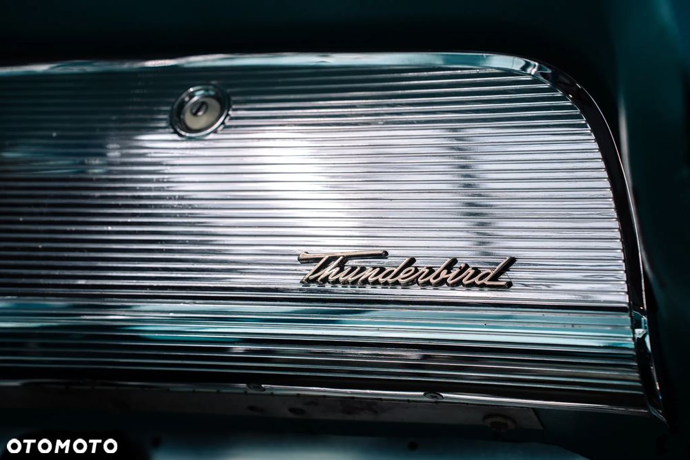 Ford Thunderbird - 29