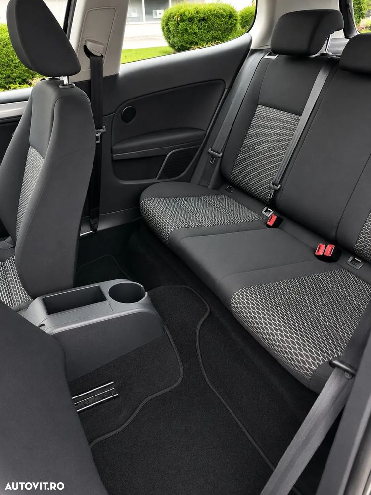 Volkswagen Golf - 8