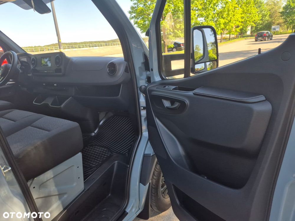 Mercedes-Benz Sprinter - 27