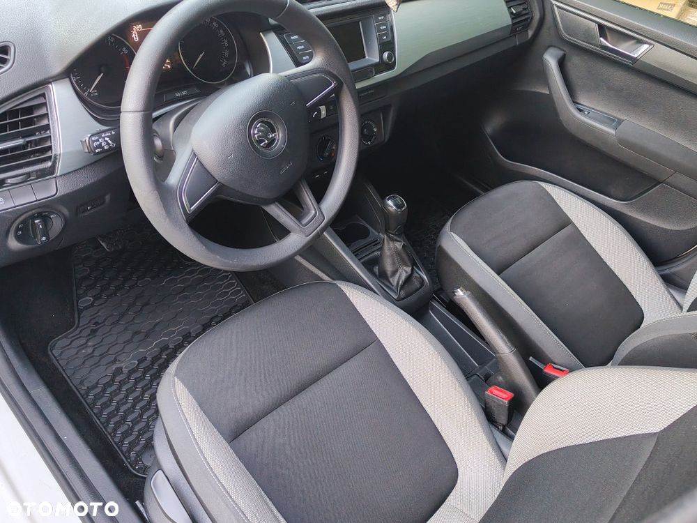 Skoda Fabia - 8