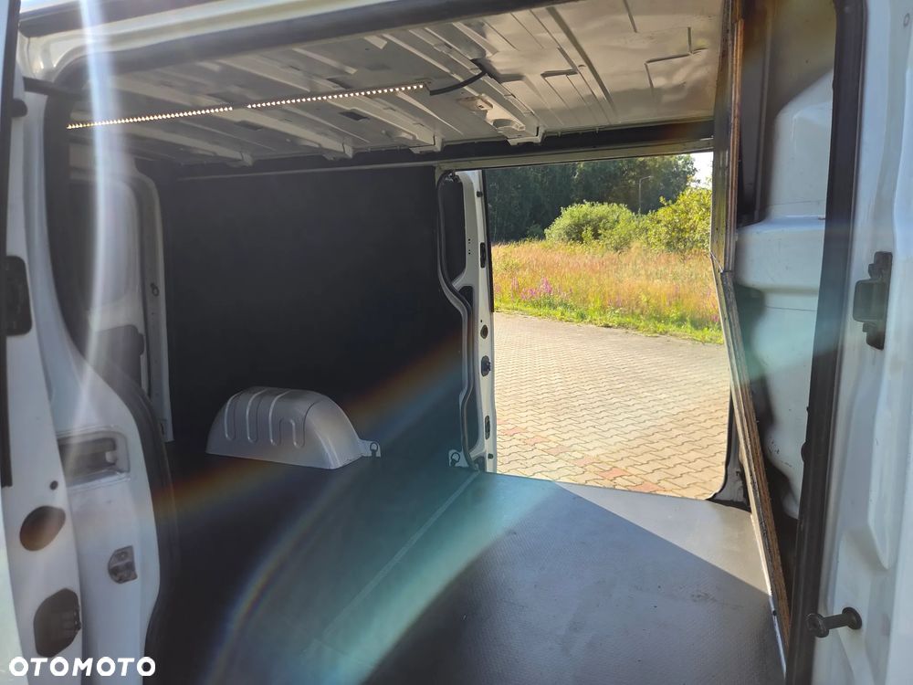 Renault Trafic long długi - 19