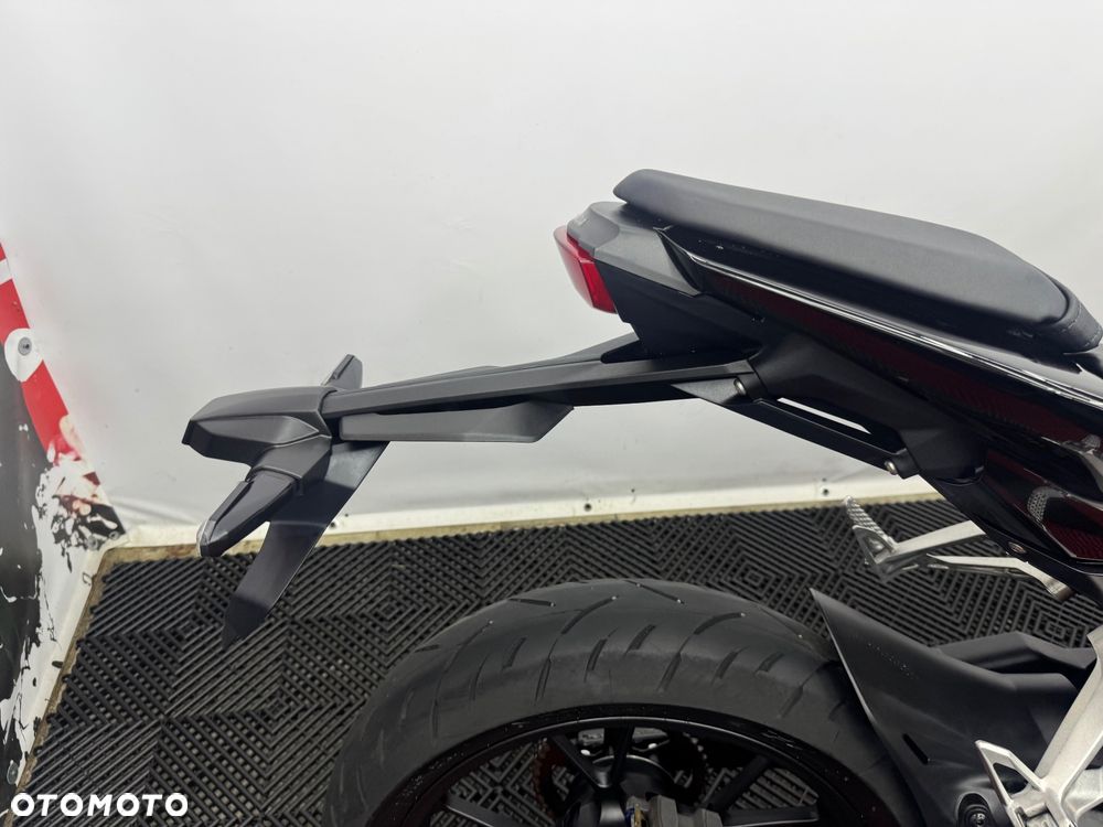 Honda CB - 23