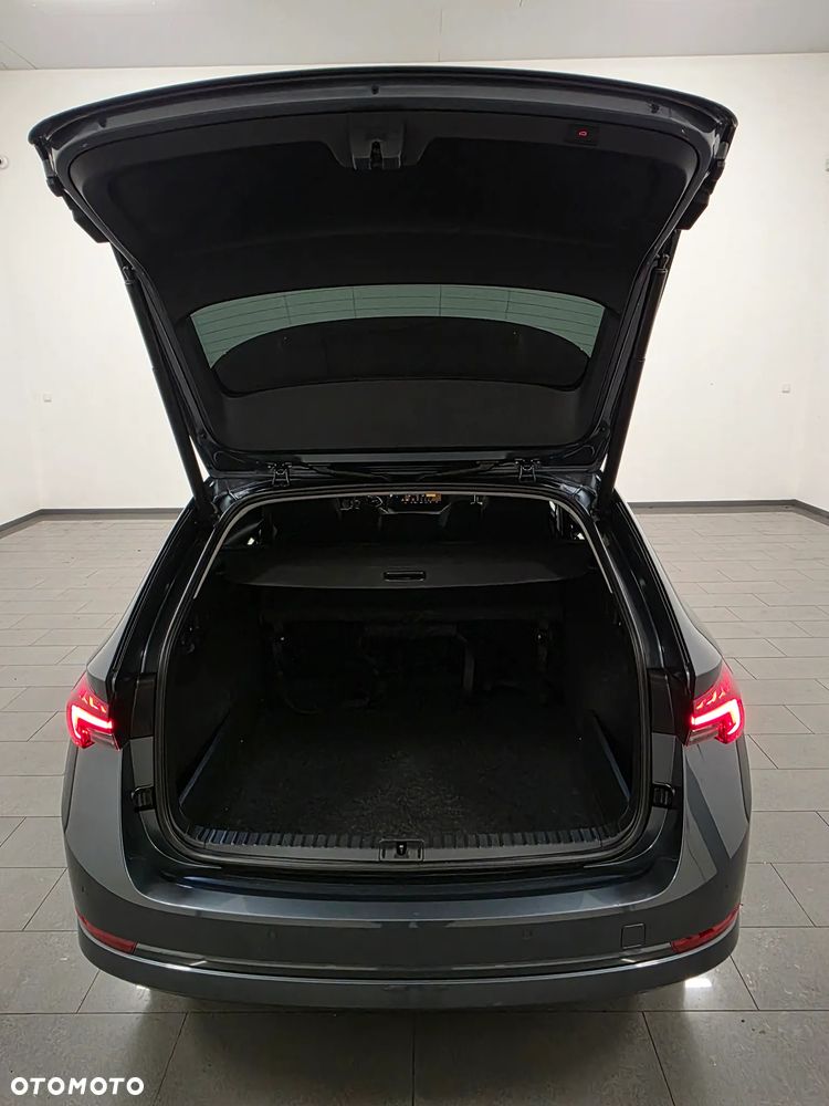 Skoda Octavia 2.0 TDI DSG Exclusive Plus - 39