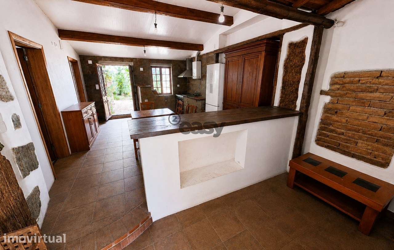 Moradia T3+1 totalmente remodelada com amplo quintal e enorme potencia - Grande imagem: 2/11