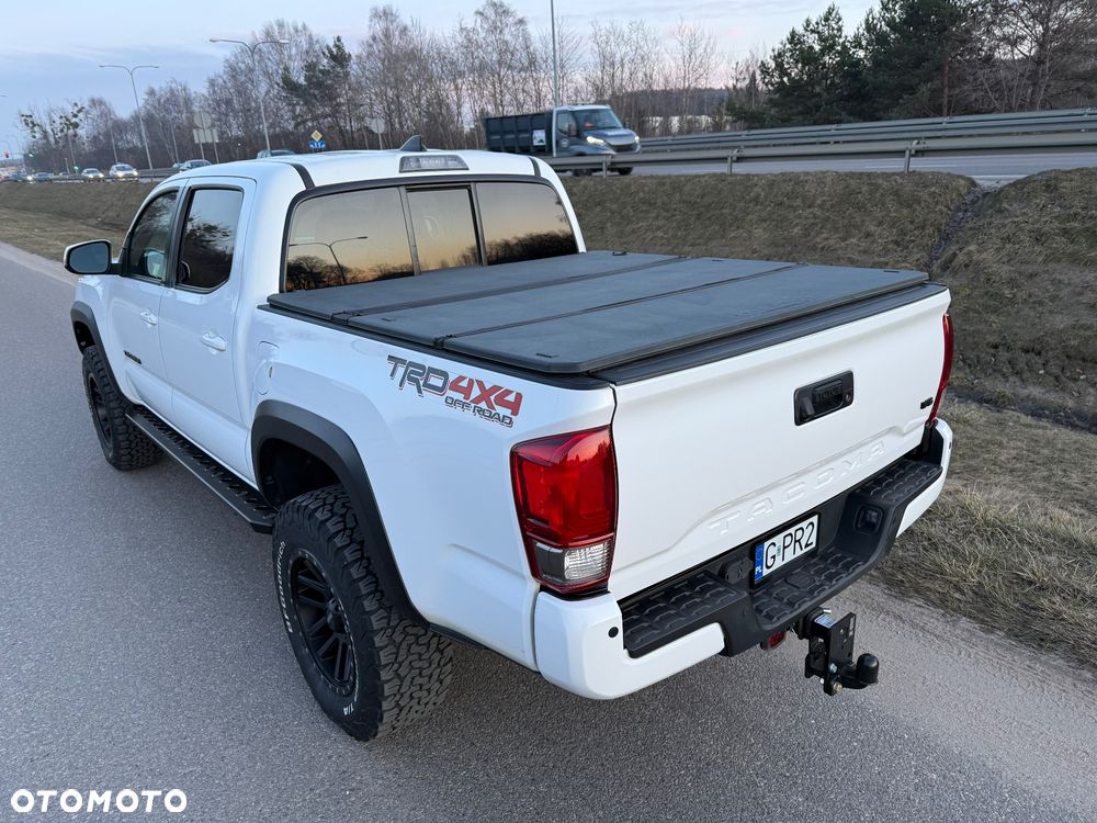 Toyota Tacoma - 18