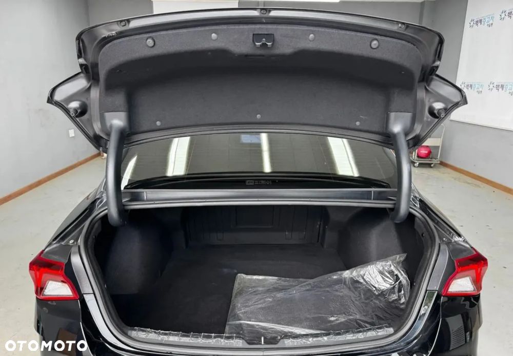 Kia K5 - 5