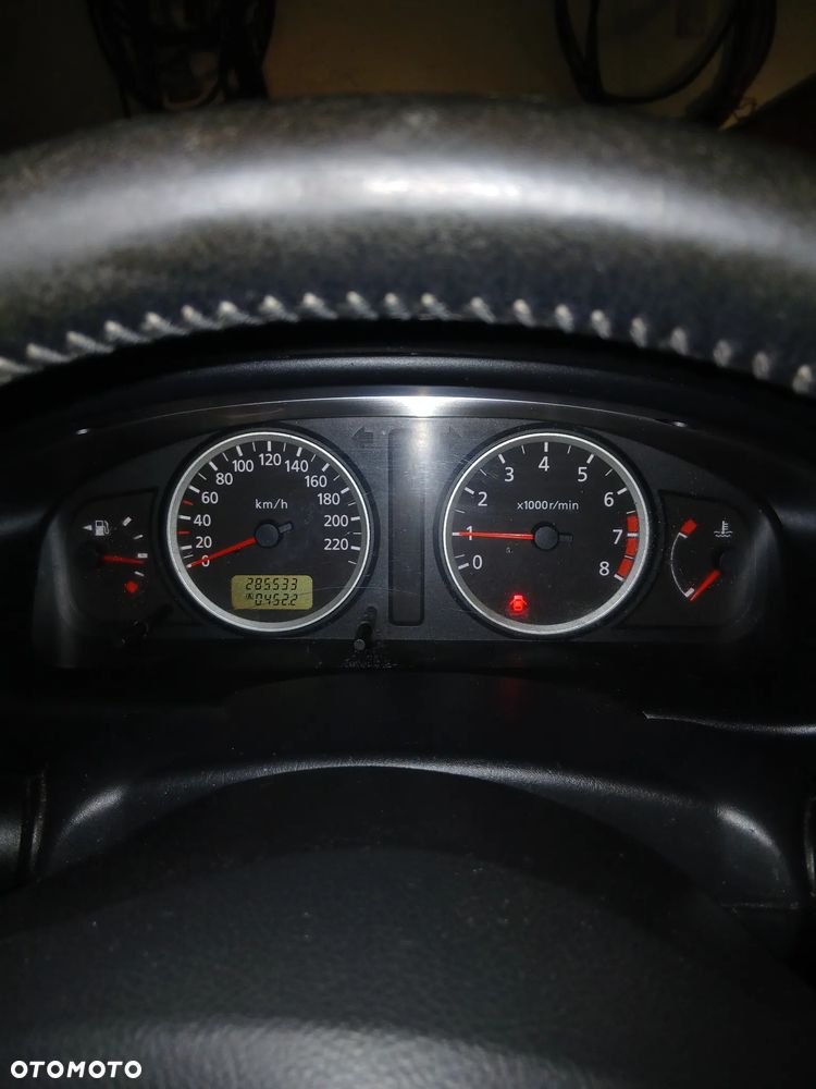 Nissan Almera 1.5 Base - 23