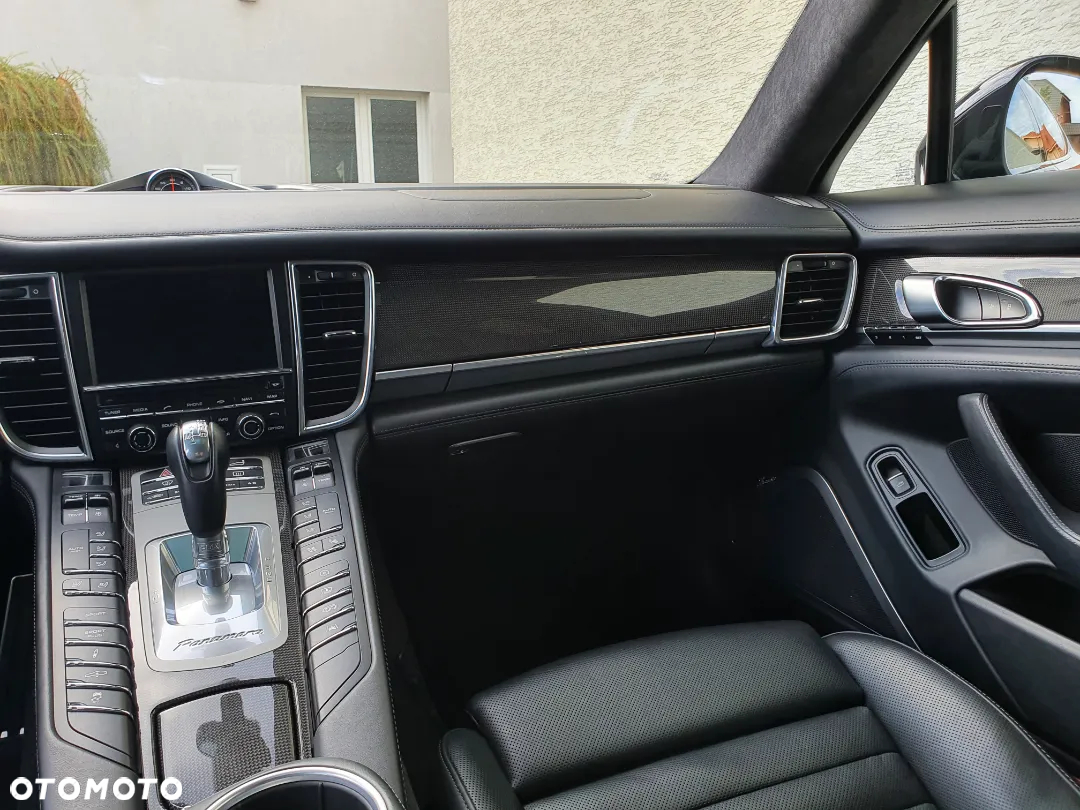Porsche Panamera - 16