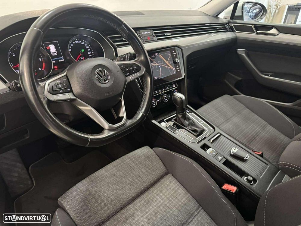 VW Passat Variant 1.6 TDI Confortline DSG - 12