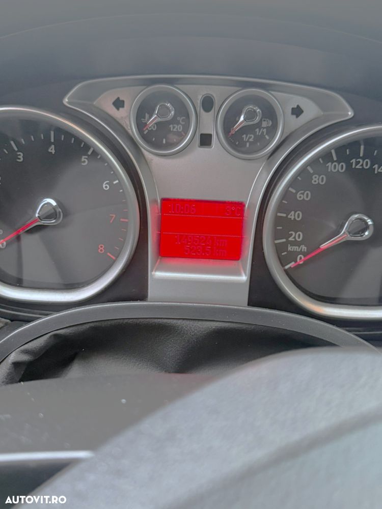 Ford Focus 1.4 16V Trend - 13