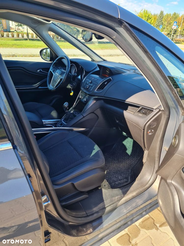 Opel Zafira - 10