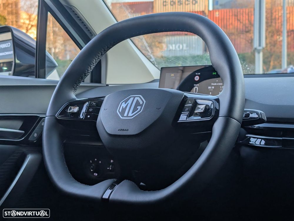 MG MG4 77 kWh Extended Range Luxury - 8