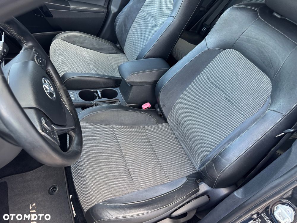 Toyota Auris - 15