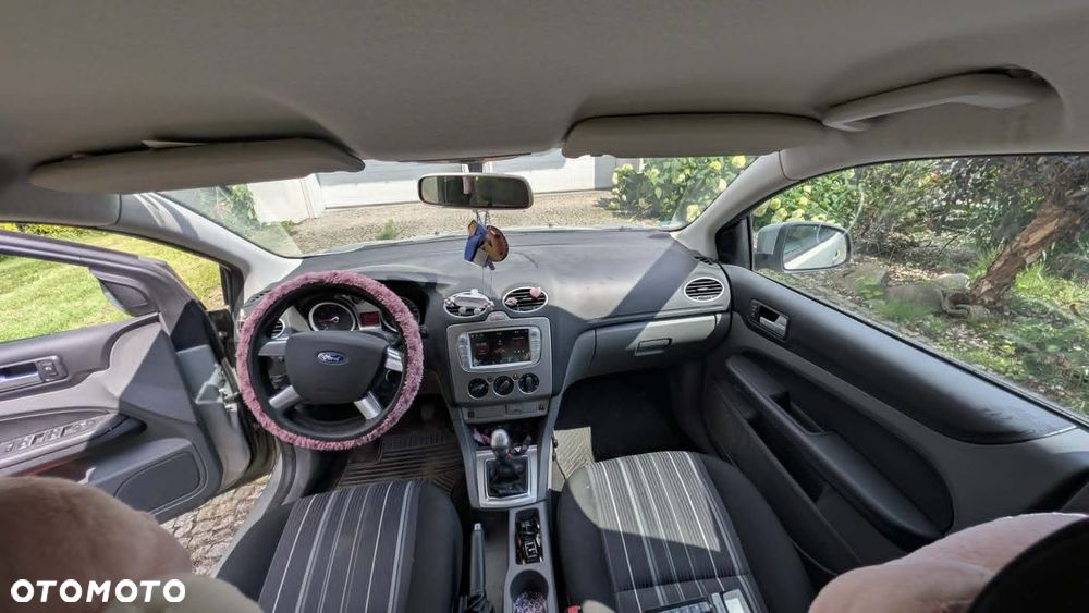 Ford Focus 1.8 FF Trend - 17