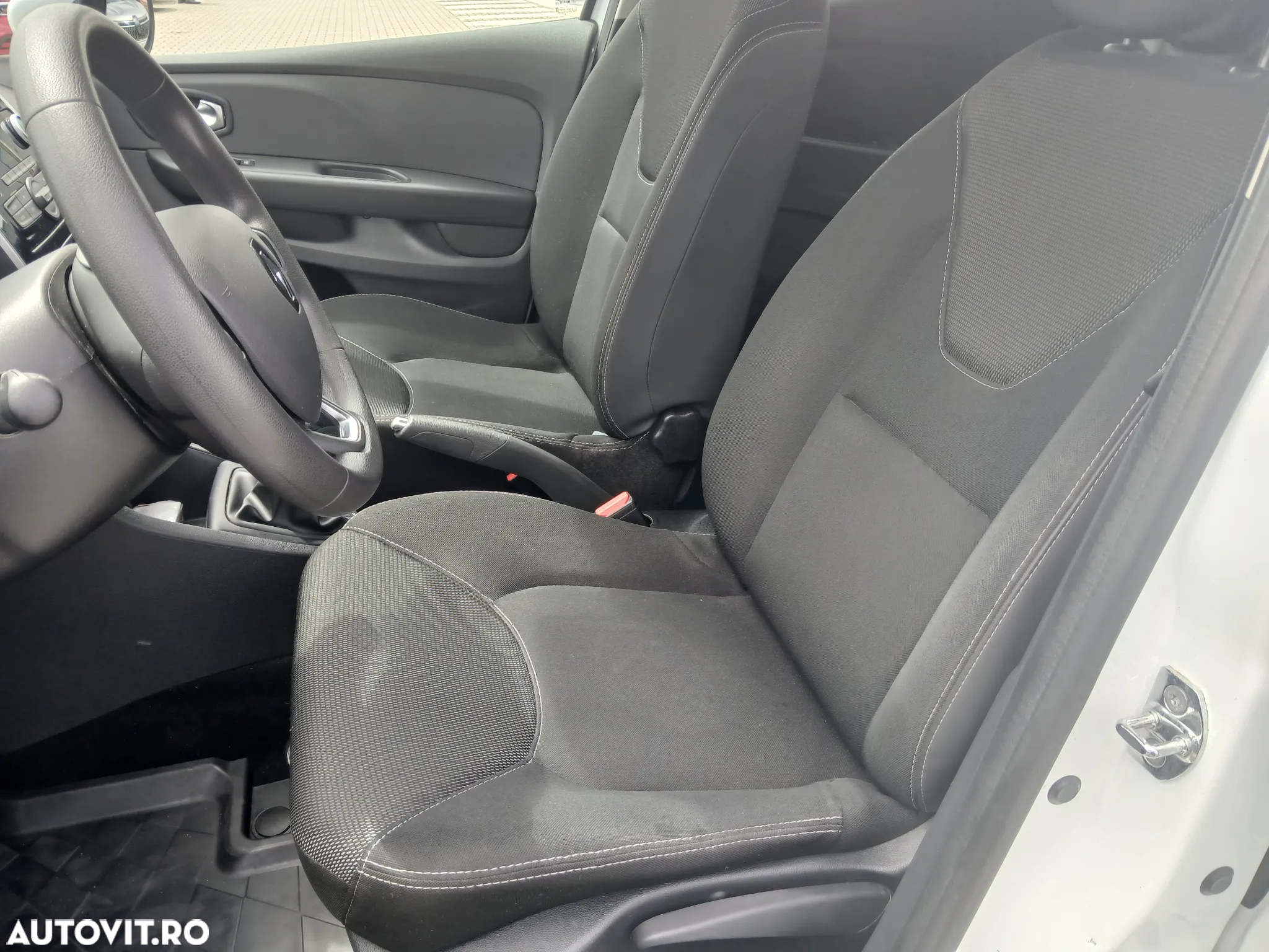 Renault Clio IV dCi Energy Life - 7