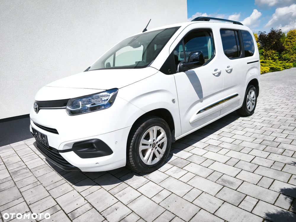 Toyota Proace City Verso 1.2 Turbo L1 Team Deutschland - 8