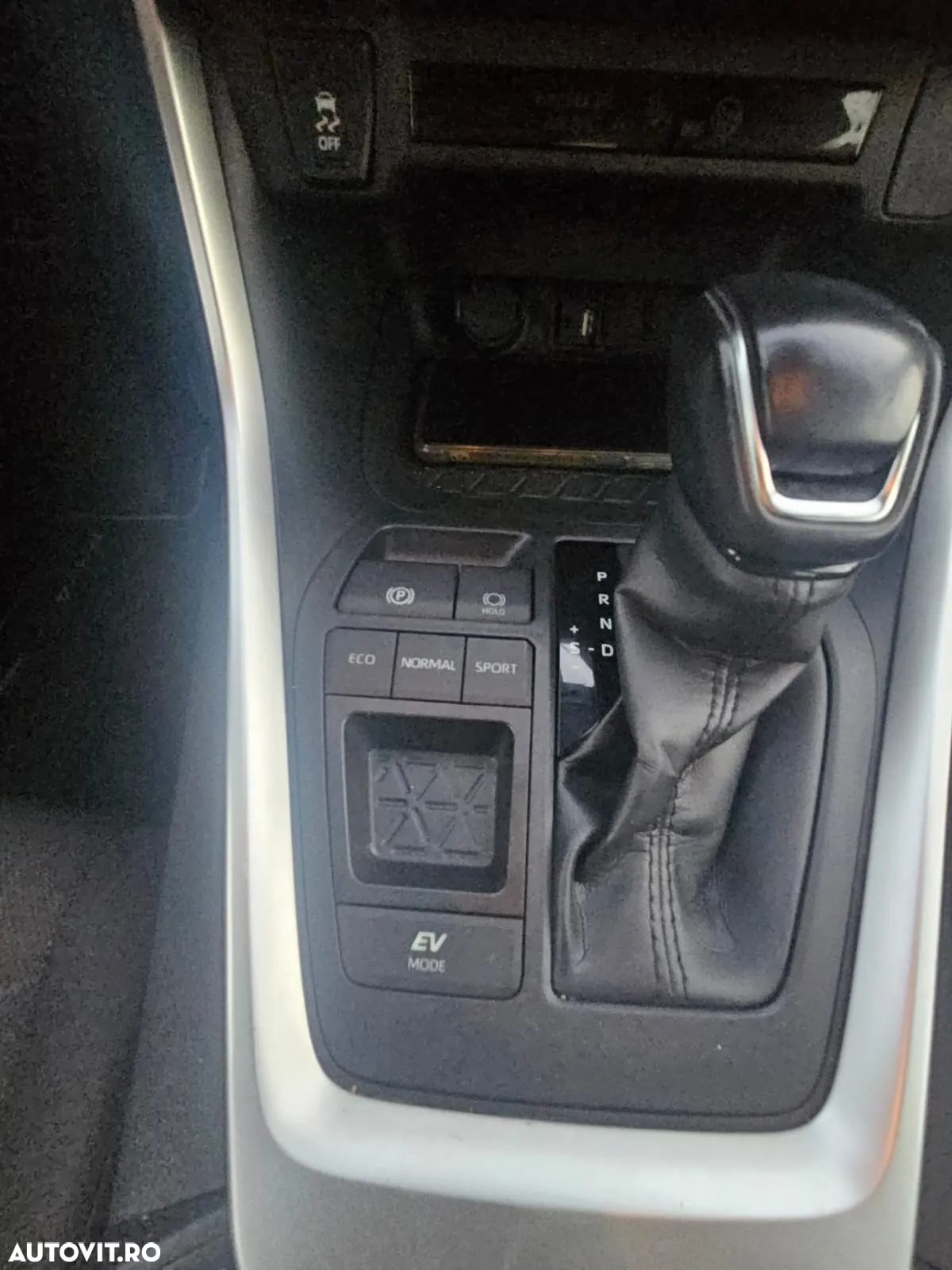 Toyota RAV4 - 9