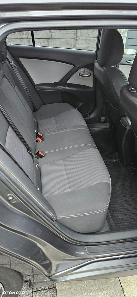 Toyota Avensis 1.8 Premium - 6