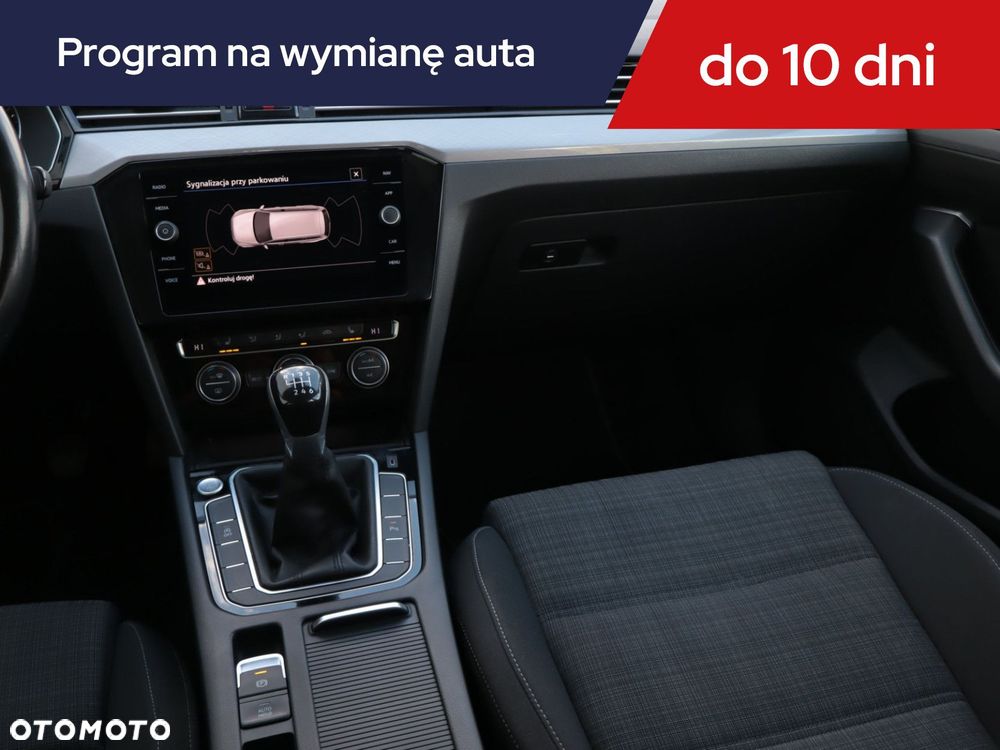 Volkswagen Passat Variant - 10