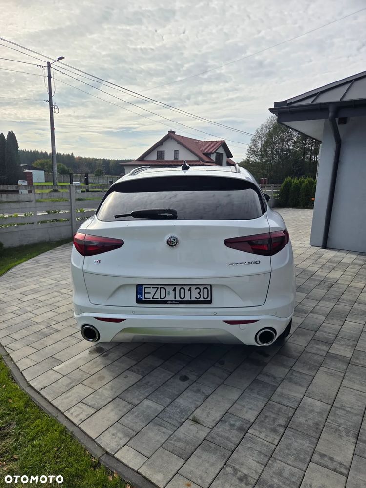 Alfa Romeo Stelvio 2.0 Turbo Veloce TI Q4 - 10