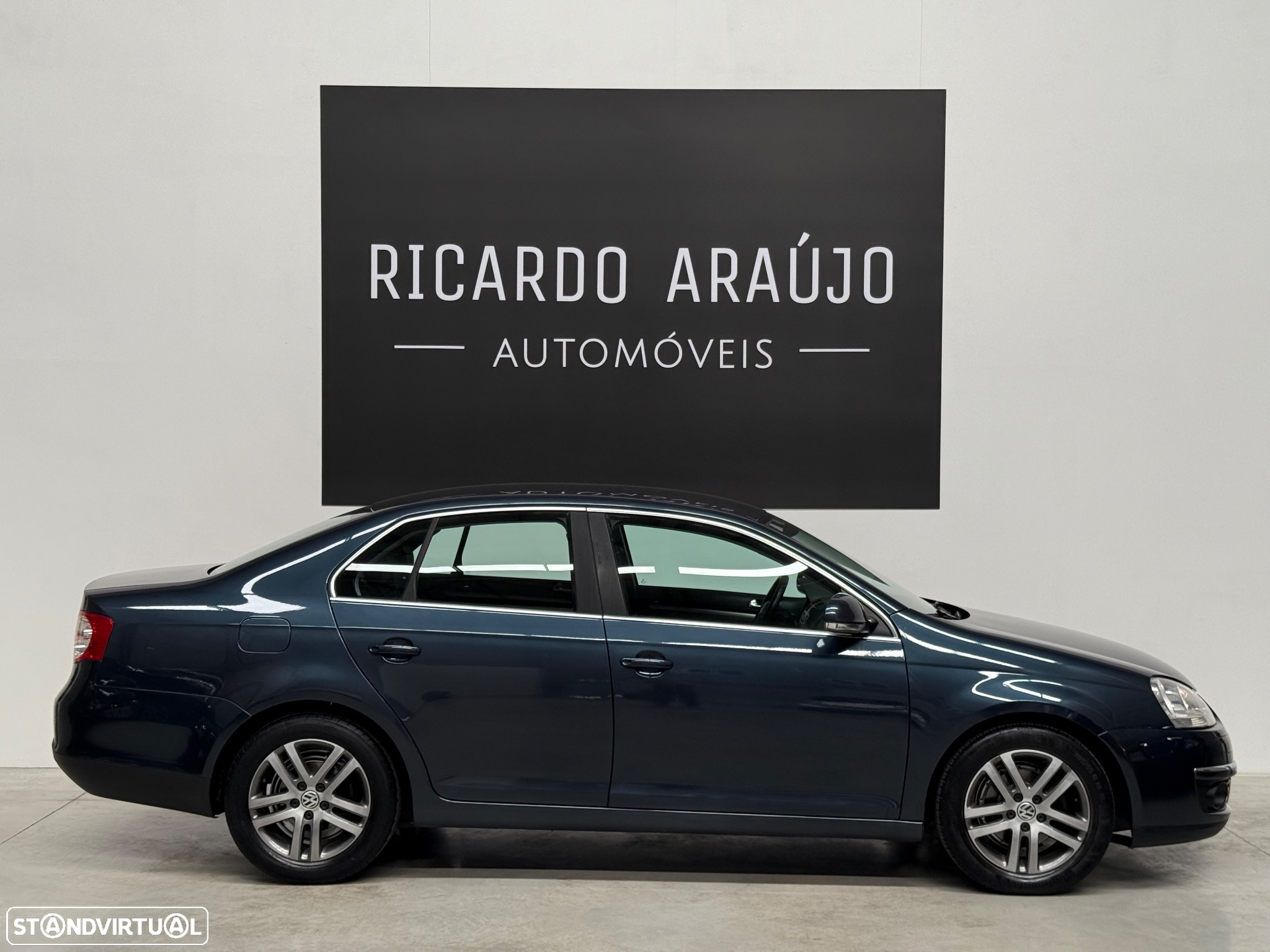 VW Jetta 1.9 TDi BlueM. Confortline - 22