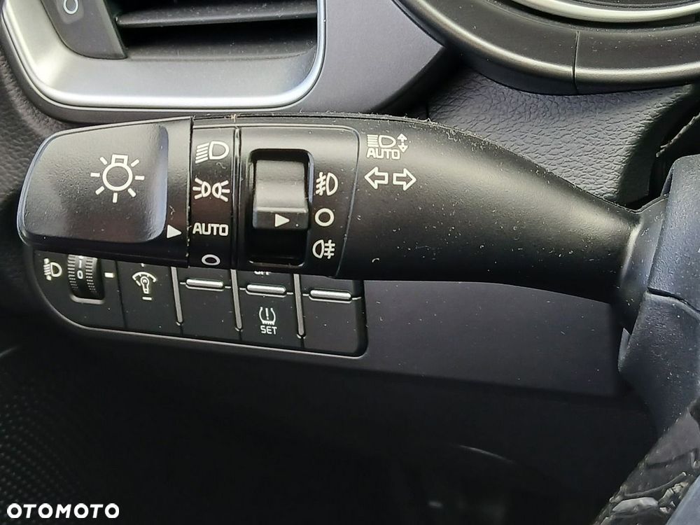 Kia XCeed 1.5 T-GDI M DCT - 25
