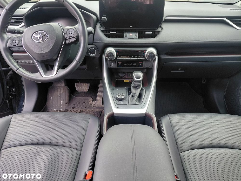 Toyota RAV4 - 8