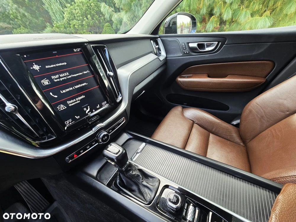 Volvo XC 60 T6 AWD Momentum - 11