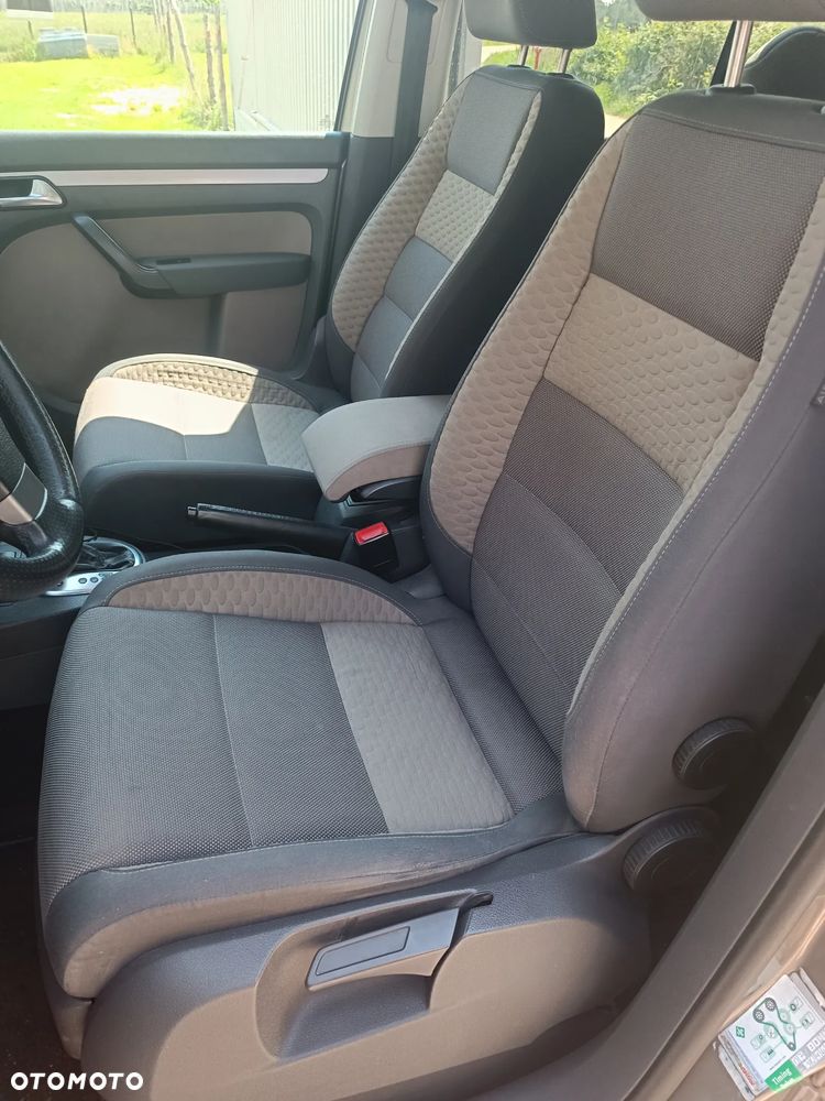 Volkswagen Touran 2.0 TDI DPF Cross DSG - 9