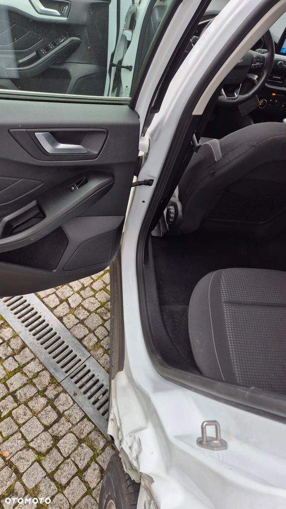 Ford Focus 1.5 EcoBlue Connected - 6