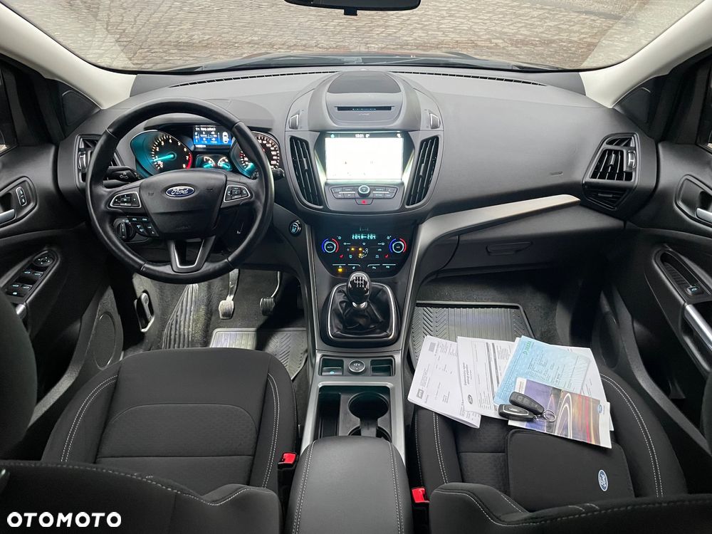 Ford Kuga 1.5 EcoBoost 2x4 Titanium - 24