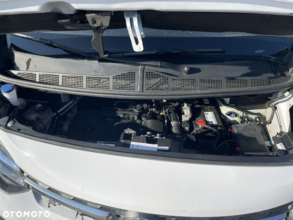 Opel Vivaro - 11