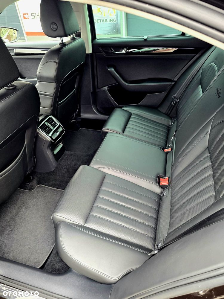 Skoda Superb 2.0 TDI L&K DSG - 11