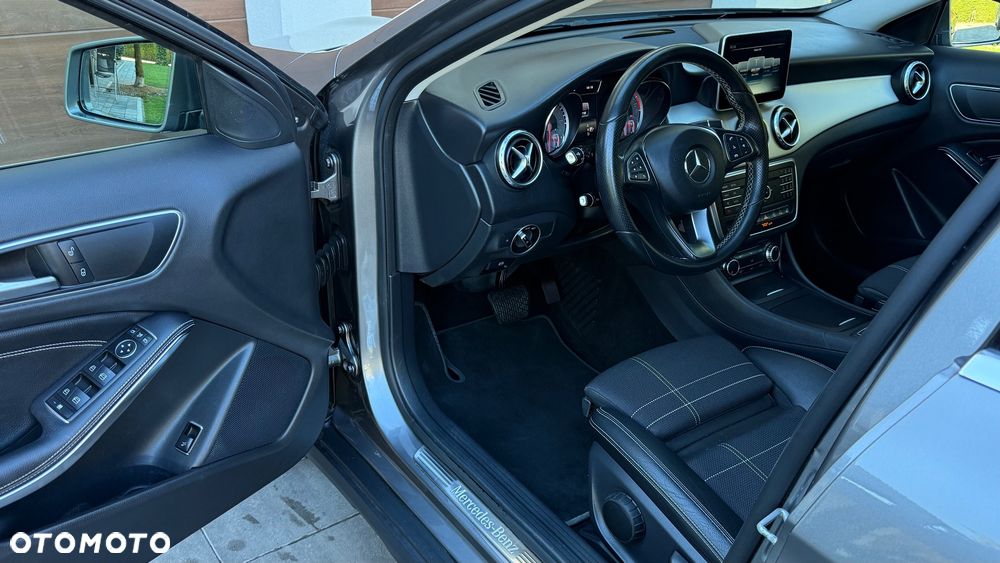 Mercedes-Benz GLA - 27