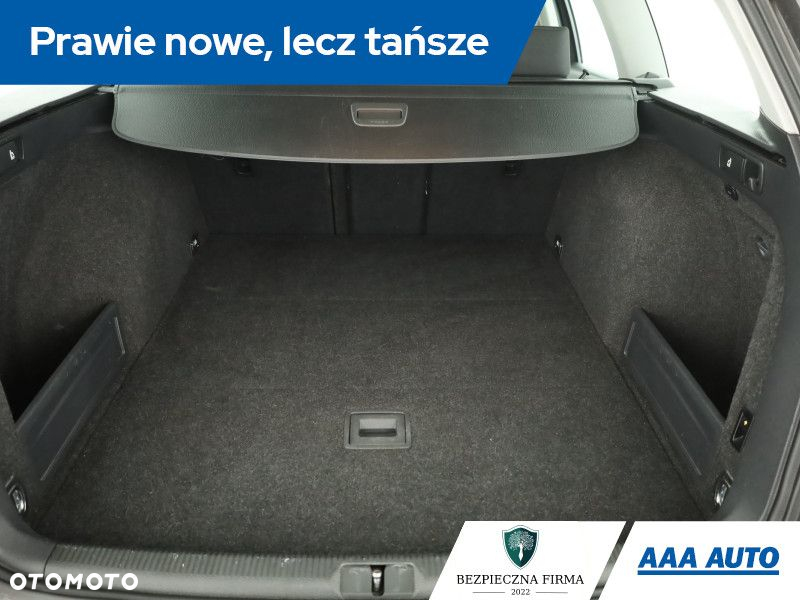 Volkswagen Passat - 12