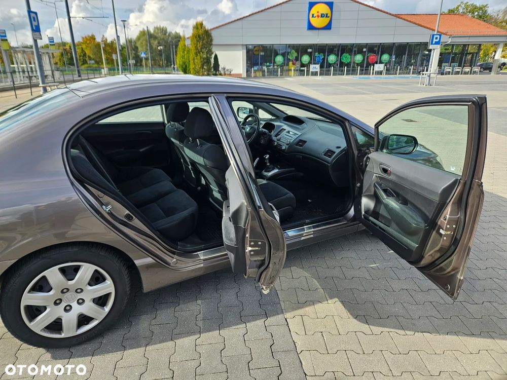Honda Civic 1.8 Comfort - 9