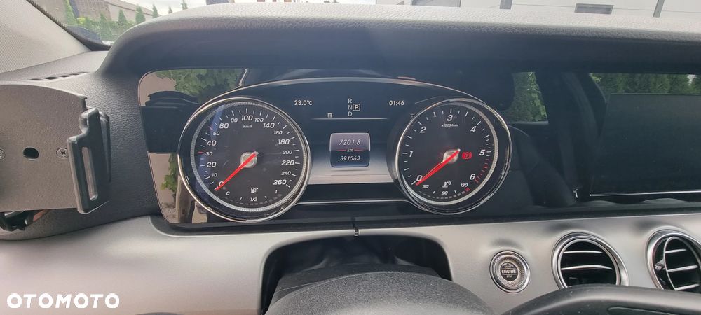 Mercedes-Benz Klasa E 200 d 9G-TRONIC - 9