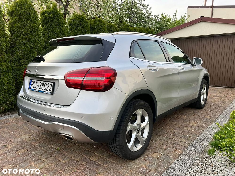Mercedes-Benz GLA 200 d 7G-DCT AMG Line - 6