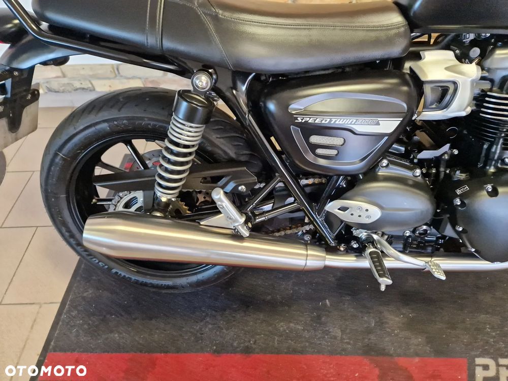 Triumph Speed Twin - 32