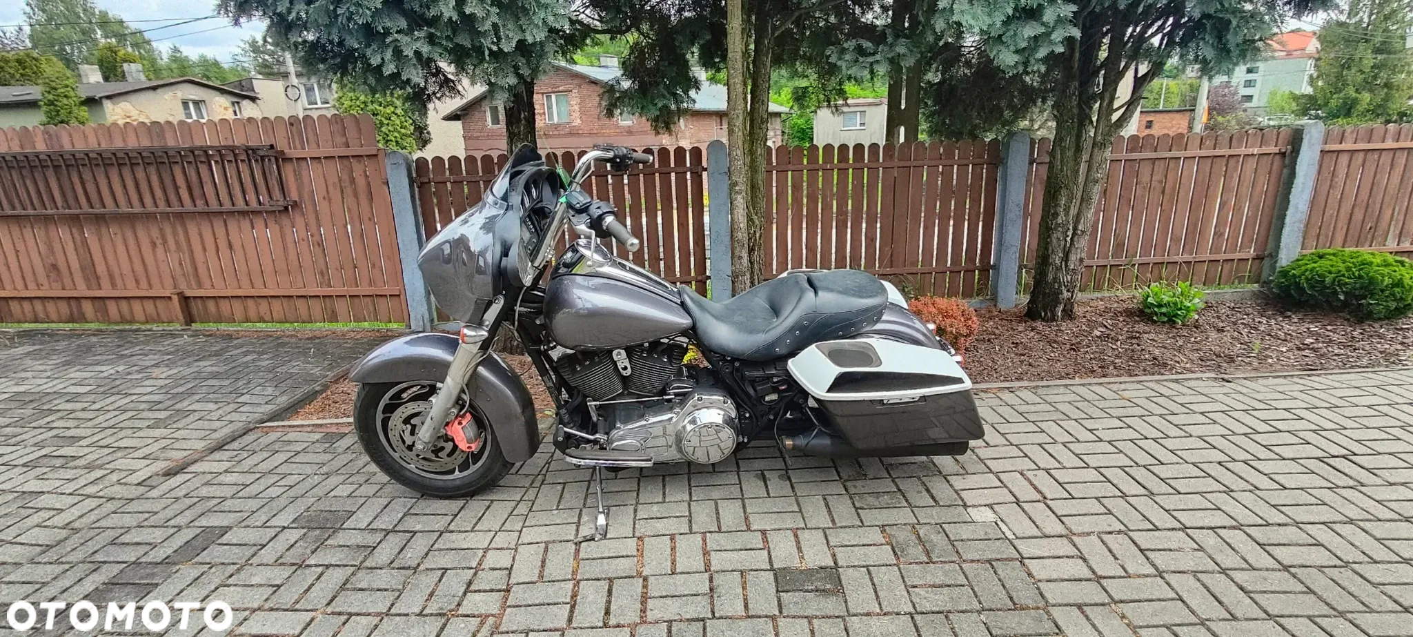 Harley-Davidson Touring Street Glide - 2
