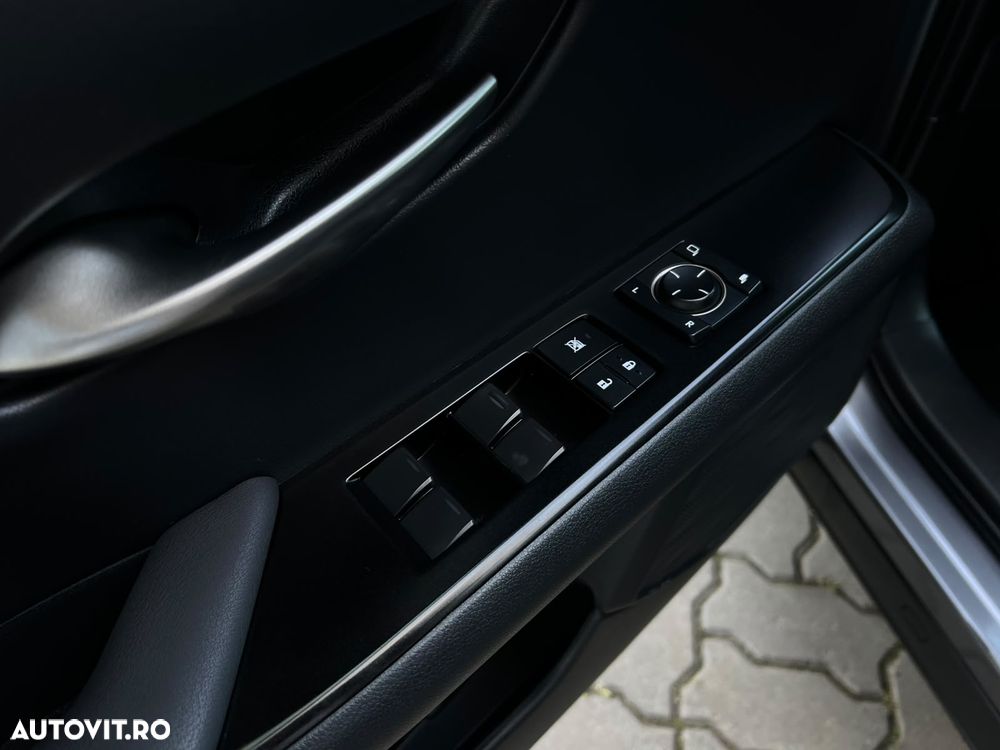 Lexus UX 250h (E-FOUR) Executive Line - 32