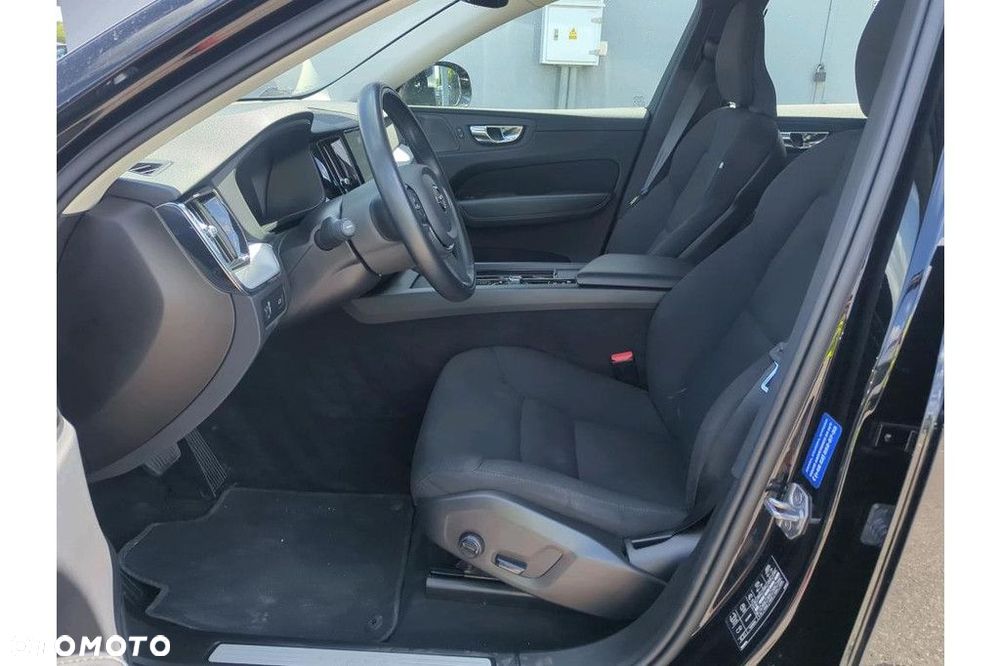 Volvo XC 60 B4 D AWD Momentum Pro - 5