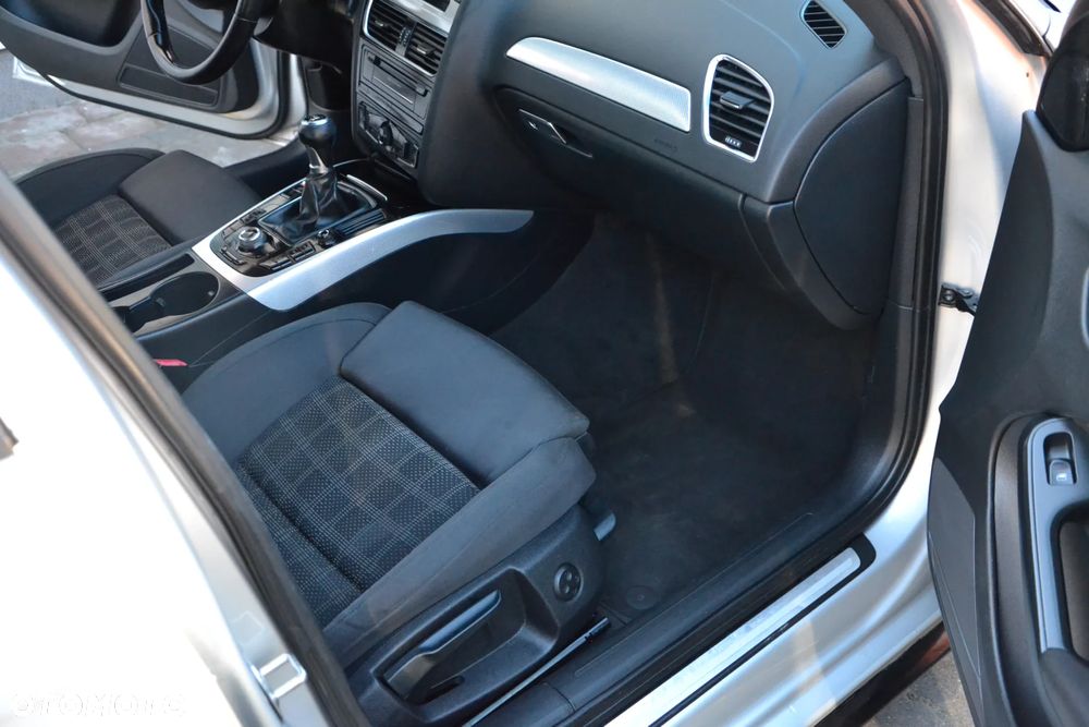 Audi A4 Limousine - 14