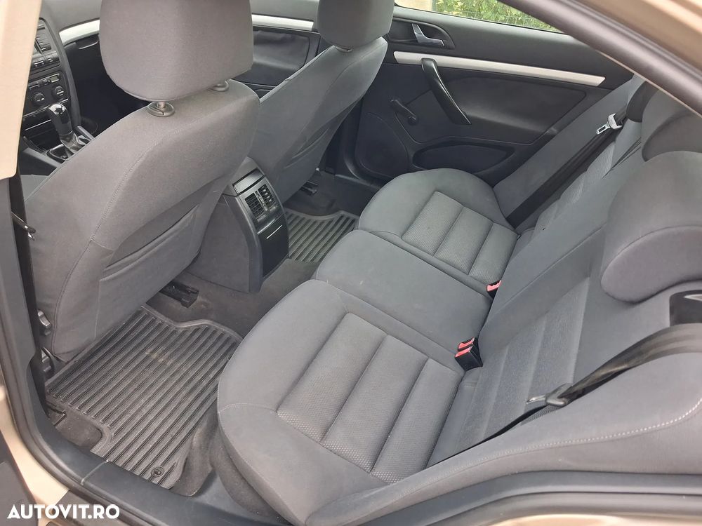 Skoda Octavia 2.0TDI Elegance - 9