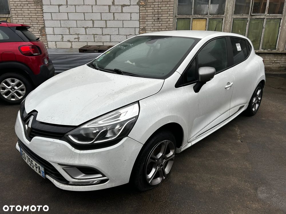 Renault Clio - 12