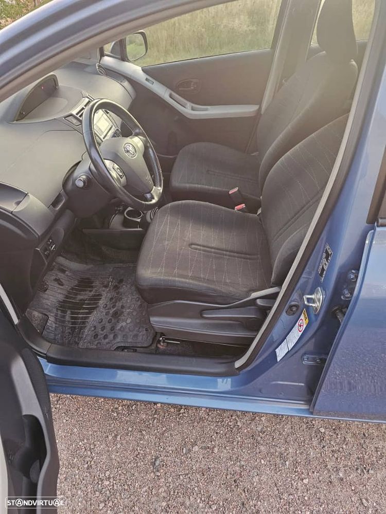 Toyota Yaris 1.4 D-4D Sol - 4