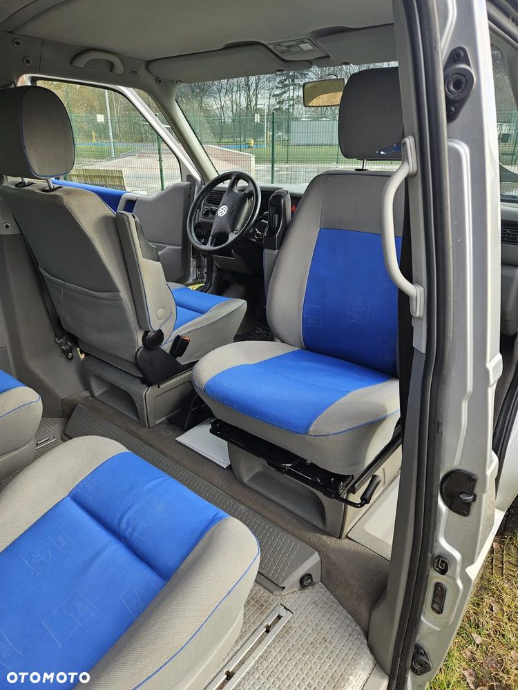 Volkswagen Multivan - 12