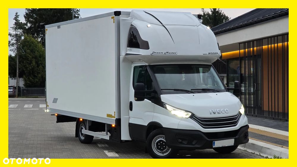 Iveco ❗️❗️DAILY 3.0 180KM 35S18 ❗️❗️ZABUDOWA JEGGER 10 PALET / KONTENER 5M / PODUSZKI PNEUMATYCZNE / SKRZYNIA MANUALNA / NAWIGACJA / TEMPOMAT ADAPTACYJNY / KABINA SYPIALNIANA / LEKKI KONTENER / WERSJA WZMOCNIONA / SALON POLSKA / FULL LED / RAMA / MAKSYMALNA OPCJA WYPOSAŻENIA❗❗ STAN - JAK NOWY ❗️ - 1
