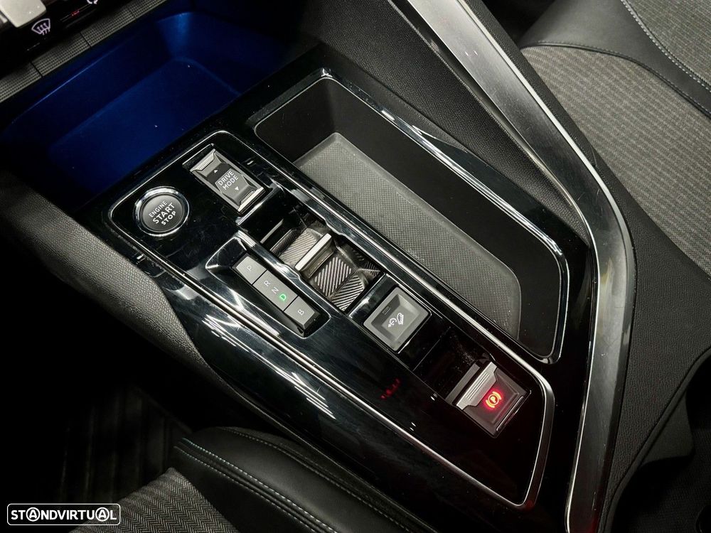 Peugeot 3008 1.6 Hybrid Allure e-EAT8 - 11
