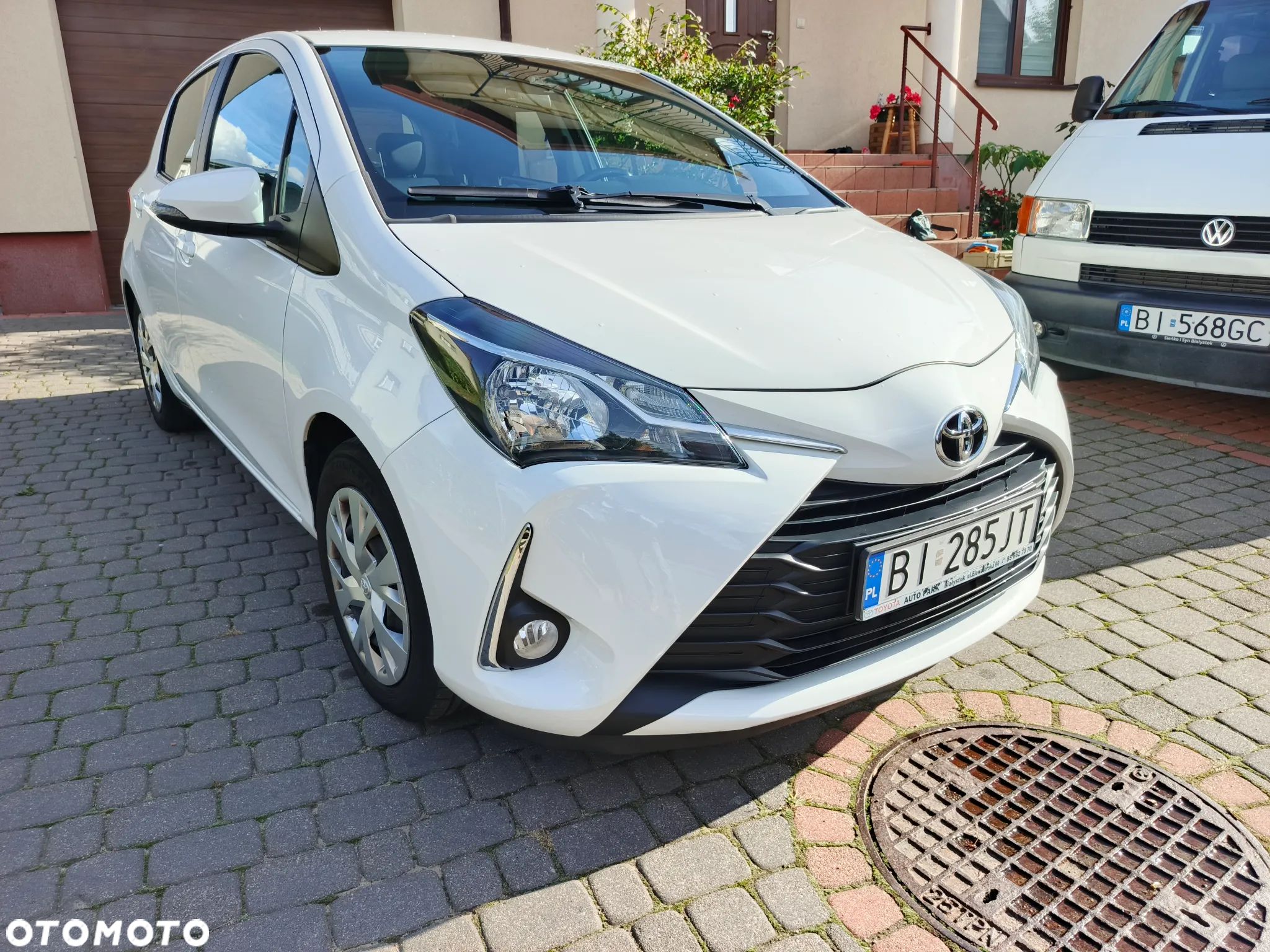 Toyota Yaris 1.5 Premium - 1